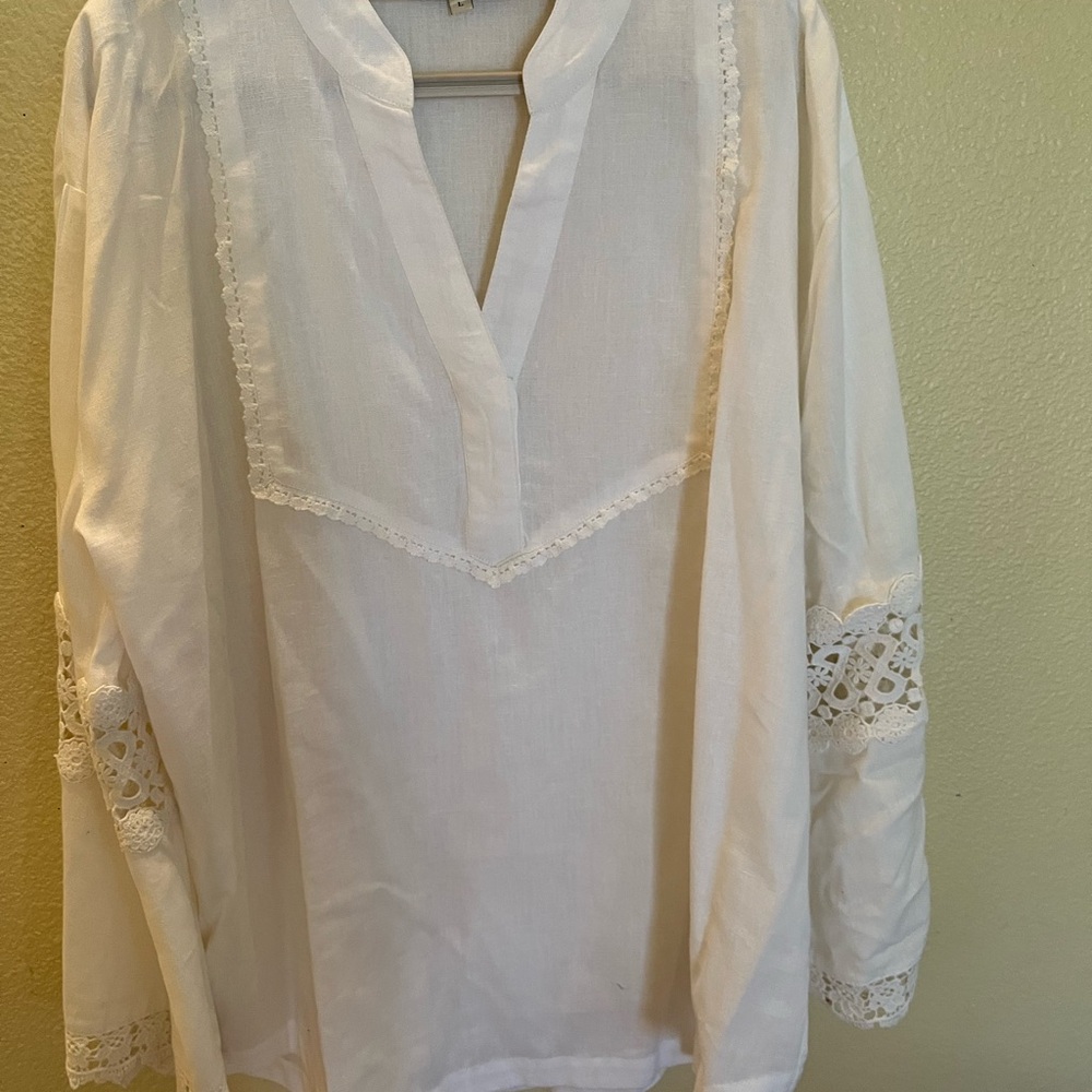 TUCKERNUCK Elegant White Lace Trim Blouse